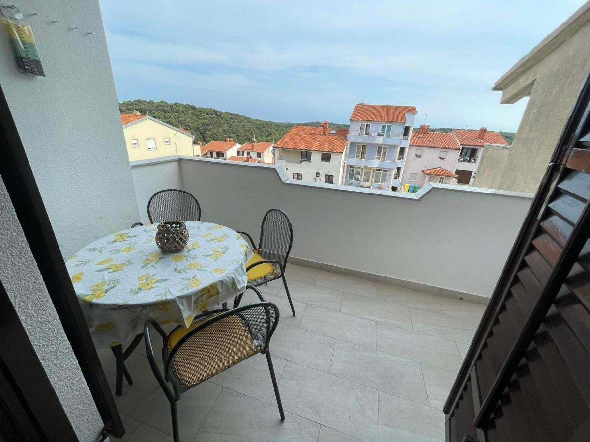 Charming Apartments In Pula Exterior photo
